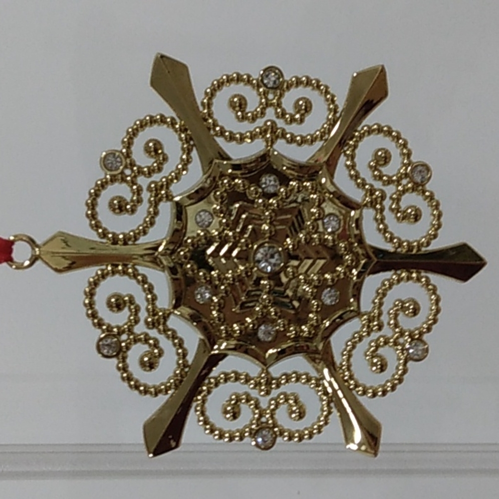LENOX  Annual Majesty Snowflake Christmas Ornament -